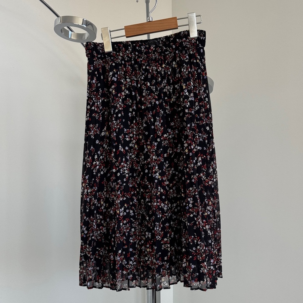 Ann Taylor Black Midi Skirt with Red and White Floral Print